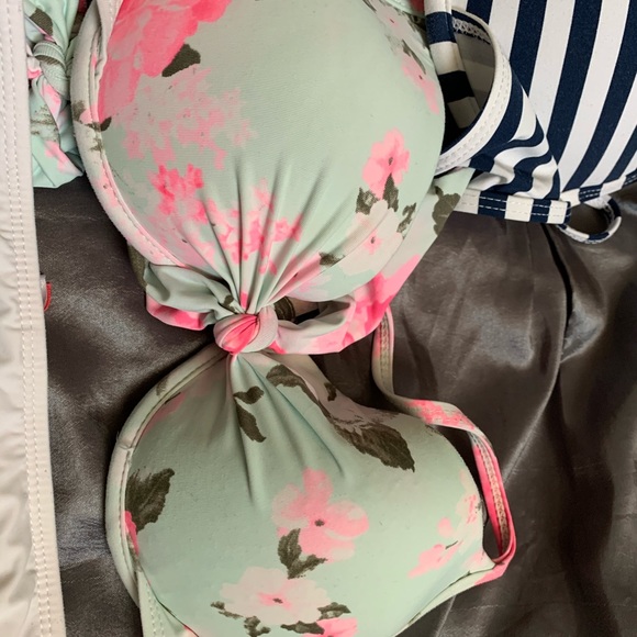 ☀️ Bikinis! - Picture 3 of 5